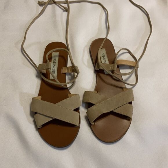 Steve Madden Dylan Size 8 leather strappy sandals cream. - Picture 1 of 9